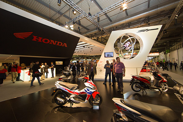 Photos du stand Honda et de ses nouveautés au salon EICMA 2013