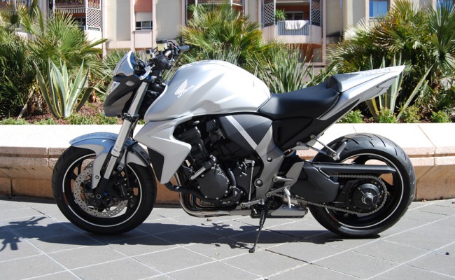 Honda CB1000R White Line